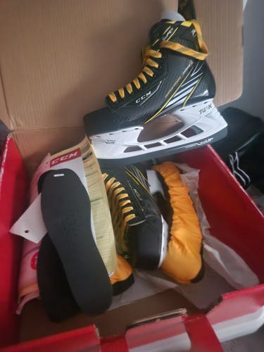 2016 CCM Super Tacks Hockey Skates Regular Width Pro Stock (New)