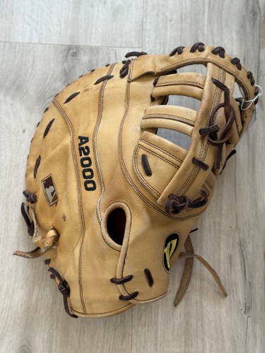 Wilson A2000 First Base RH Baseball Glove 12.25"