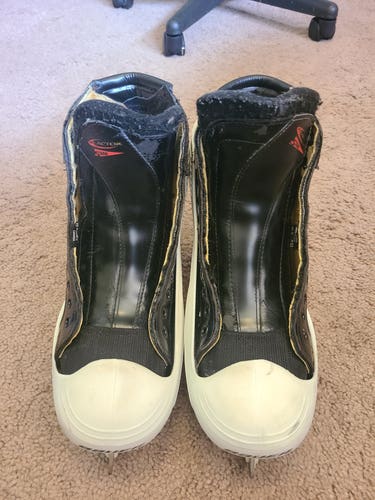 2004 Bauer Reactor 5000 Hockey Goalie Skates Extra Wide Width 10 (Used)