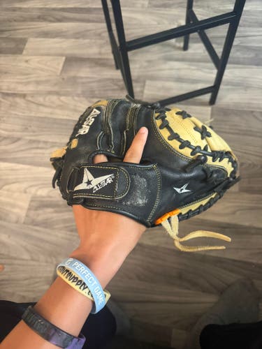 All Star Cm1011 RH Catcher's Glove 31.5" (Used)