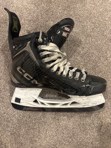 Black 2024 CCM Tacks XF Pro Hockey Skates Regular Width 9 (Used)
