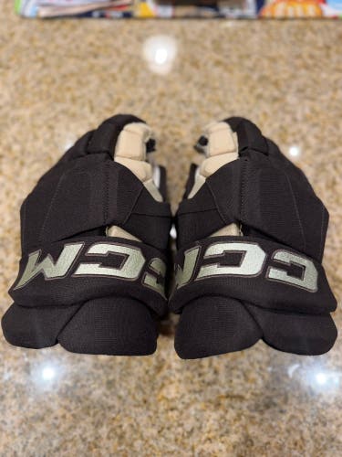 Hershey Bears CCM XF PRO 13” brown/cream hockey gloves