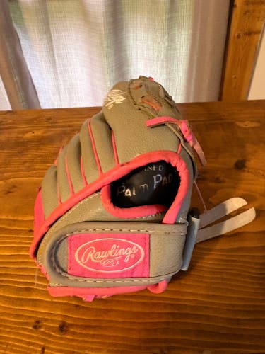 Rawlings Storm RH Softball Glove 10" (Used)
