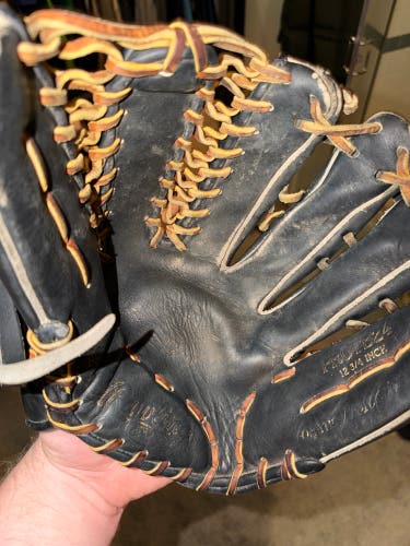 2005 Rawlings Heart of the Hide RH Outfield Baseball Glove 12.75" (Used)