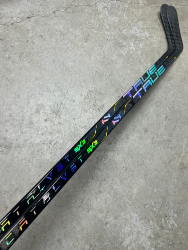 2 PACK 85 Flex P92 Senior True Catalyst 9x3 Left Hand Hockey Stick Pro Stock (New)