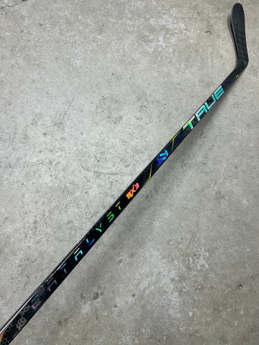 90 Flex P28 Senior True Catalyst 9x3 Left Hand Hockey Stick Pro Stock (New)
