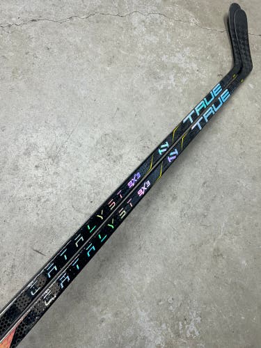 2 PACK 90 Flex Custom P92 Senior True Catalyst 9x3 Left Hand Hockey Stick Pro Stock (New)