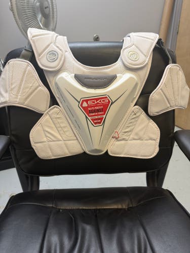 Large Adult Maverik M5 Shoulder Pads (New)