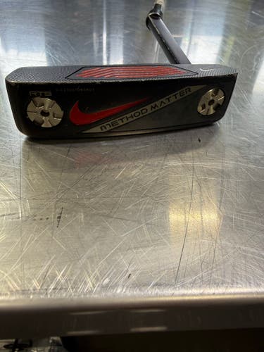 Nike Blade method matter b2- 05 Right Handed Putter 34.5" (Used)