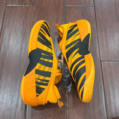 Adidas NCAA D.O.N. Issue 7 GCDS PE Sample Unreleased KK1078, Men’s Size 14