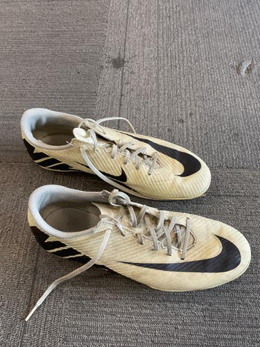 Used Nike Soccer Cleats White Senior 7 11614-s000232548