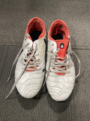 Used Nike Tiempo Soccer Cleats White Senior 8.5 11614-s000233233