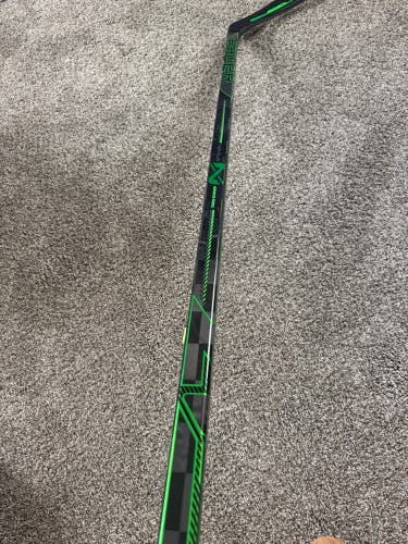 Senior Bauer Nexus ADV Right Handed Hockey Stick P92 87 Flex (Used)