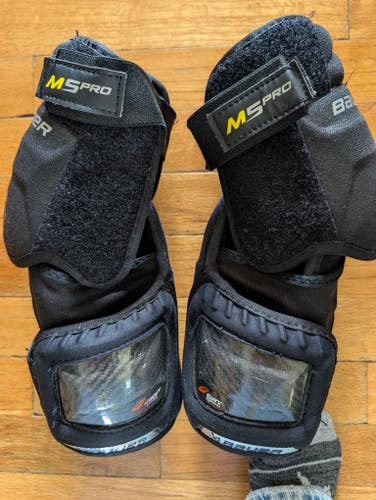 Intermediate Large Bauer Supreme M5 Pro Elbow Pads (Used)