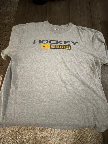 Vintage Nike Michigan Tech Hockey Shirt XL