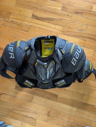 Large Senior Bauer Supreme Mach Shoulder Pads (Used)