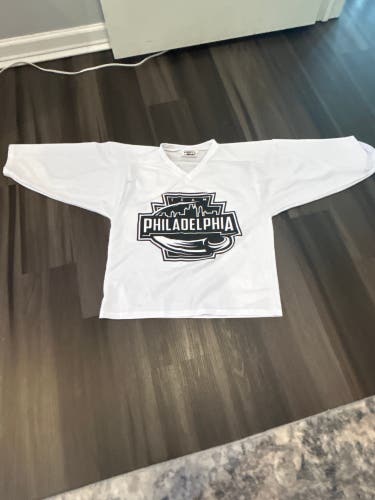 White Small Boys CCM Jersey (New)