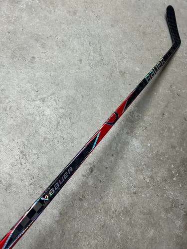 87 Flex P28M Senior Bauer Proto2 Left Hand Hockey Stick Pro Stock (Used)