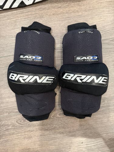 Brine SAG2 - Slash Arm Guard 2 : Elbow Pads (Used) Youth/Adult
