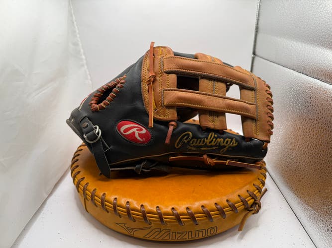 Outfield RH Rawlings Heart of the Hide Baseball Glove 12.75" (Used)