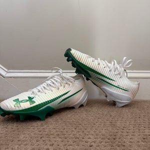White Men's Size M 10.5Adult Under Armour Cleats (New)