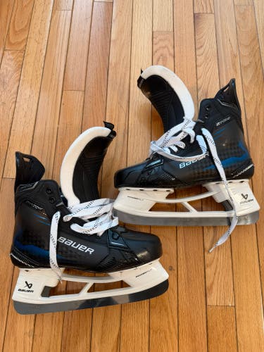 Blue 2024 Bauer Supreme Shadow Hockey Skates Regular Width Pro Stock 8.5 (New)