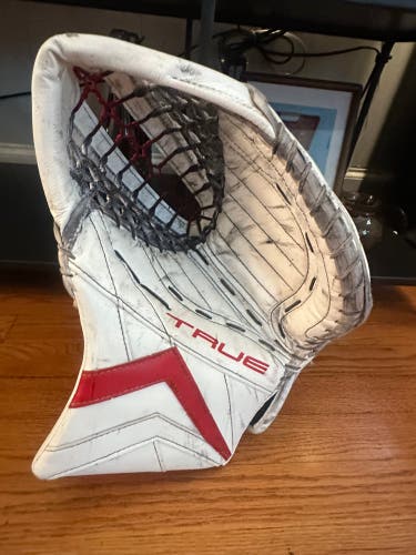 True Catalyst px5 production Glove (Used)