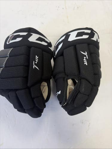 Junior Size 10 Inch CCM 4R Ice Hockey Player Gloves.