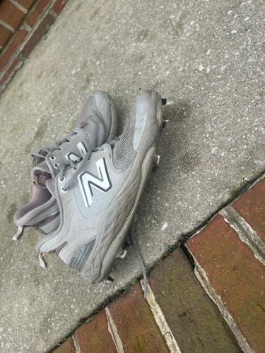 Gray Men's Size M 11.5 (W 12.5) Adult New Balance Cleats (Used)