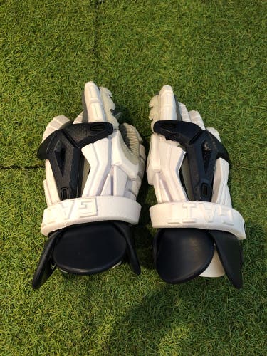 Yale Gait Lacrosse Gloves (New)
