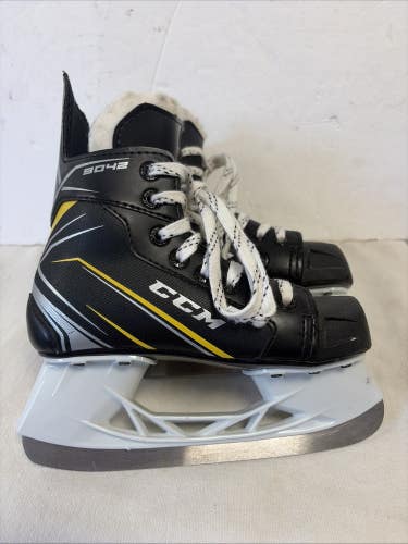 Junior Size 1 CCM TACKS 9042 Ice Hockey Skates.