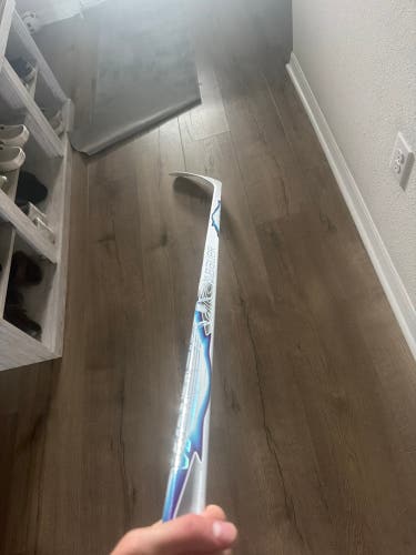 Senior Bauer Vapor Flylite Right Handed Hockey Stick P92 77 Flex (New)