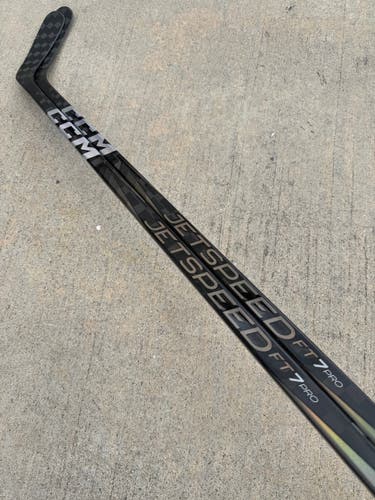 2 Pack CCM JETSPEED FT7 PRO Pro Stock Hockey Stick Grip P90T 100 Flex Right 2758