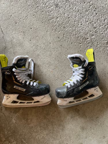 2018 Bauer Supreme S29 Hockey Skates Size 4 (Used)