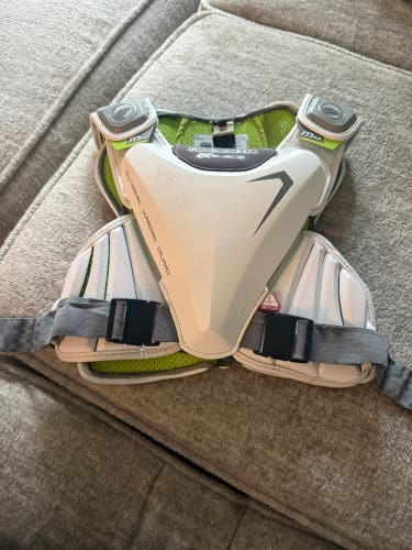 Large Adult Maverik Max Shoulder Pads (Used)