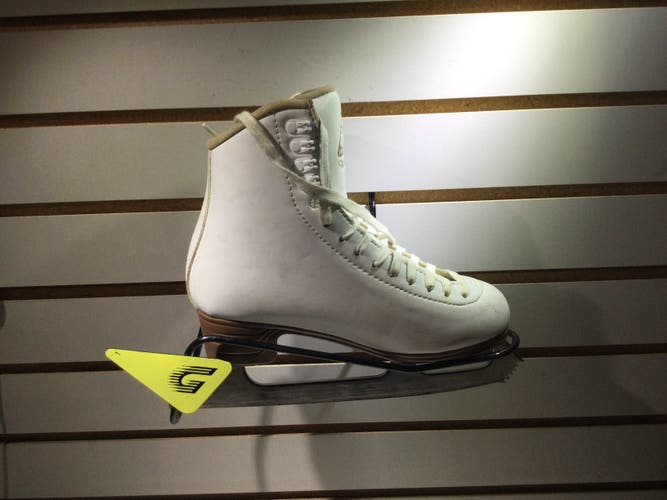 Jackson Ultima Artiste Figure Skates C Adult 5.5 (Used)