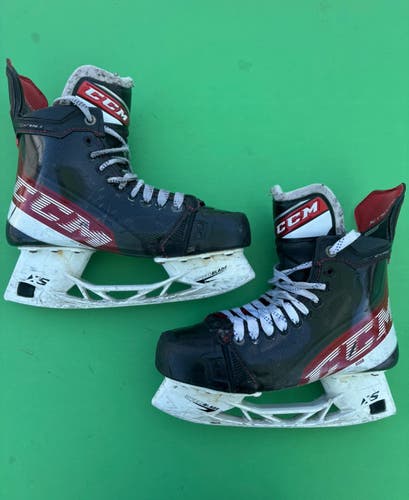 Senior CCM JetSpeed Hockey Skates Regular Width 6.5
