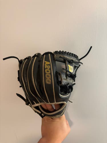 Wilson A2000 RH Infield Baseball Glove 11.5" (Used)