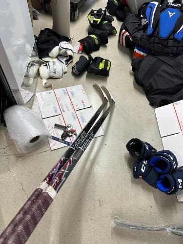 Two Pack Bauer Vapor Flylite Right Handed Hockey Stick P28 70 Flex Pro Stock (Used)