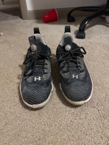 Black Men's Size M 8.5 Under Armour Harper 7 (Used)