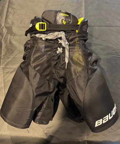 Youth Large Bauer Supreme Mach Hockey Pants (Used)