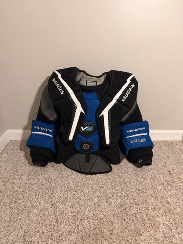 XL Vaughn Velocity V9 Pro Goalie Chest Protector (Used)