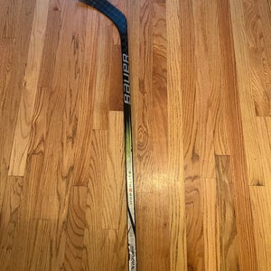 Youth Bauer Vapor Hyperlite 2 Left Hand Hockey Stick P92 Less Than 30 Flex (Used)