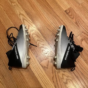 Black Men's 4.5Y (Big Kids / Youth) Youth New Balance Rush High Top Turf Cleats (Used)