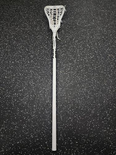 Used Under Armour Emissary Wmn Atk Mid Complete Stick White 11849-s000040704