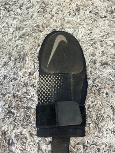 Nike Diamond Sliding Mitt Black – Used