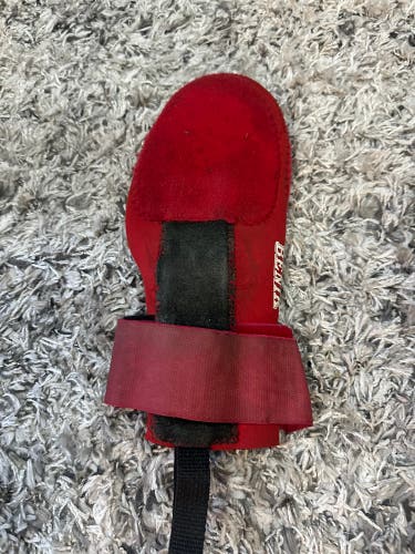 Benik Red Sliding Mitt Adult Baseball/Softball Protective Mitt