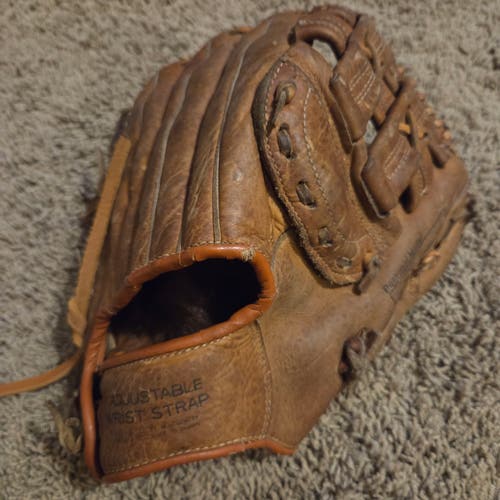 The Pennant Professional Model RH Baseball Glove 12" (Used)