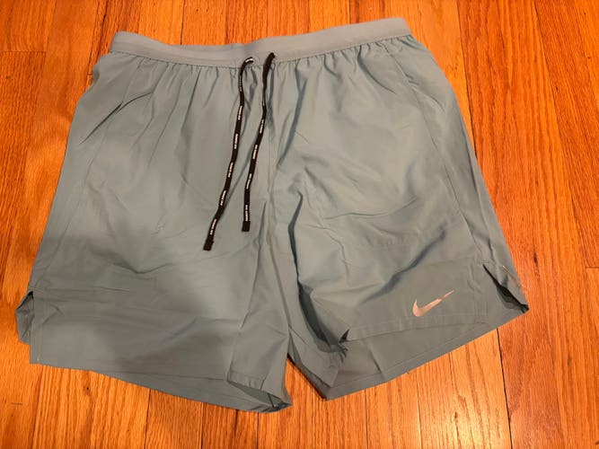 Nike Stride 7” Running Shorts Men’s Medium or Large New W Tags Blue Color