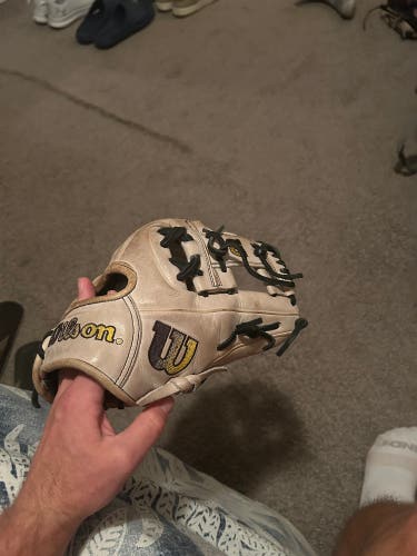 Wilson A2000 RH Infield Baseball Glove 11.5" (Used)